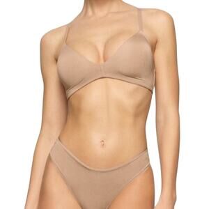 SKIMS Wireless Form T Shirt Bra in Mica size 32A